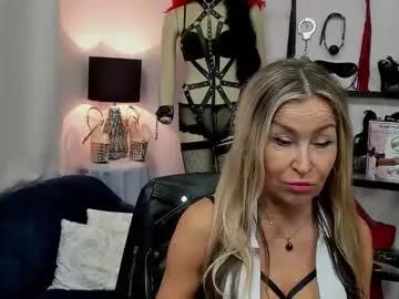 crystalxohotty from Chaturbate