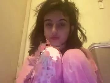 itzvaleria_19 from Chaturbate