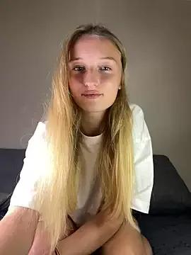 adele_lyv from StripChat is Freechat