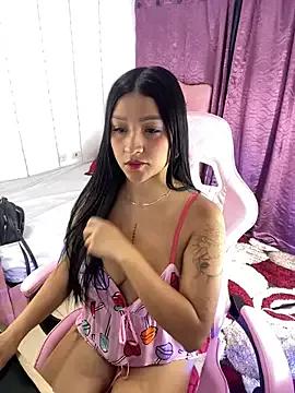 angelarobertss from StripChat is Freechat