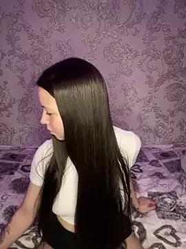 Arielle_Swan from StripChat is Freechat