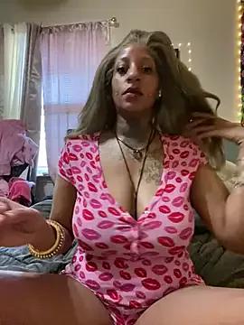 Cherrireddoll from StripChat is Freechat