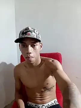 Chris_black21 from StripChat is Freechat