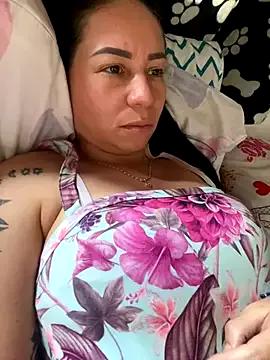 desiree_garay from StripChat is Freechat