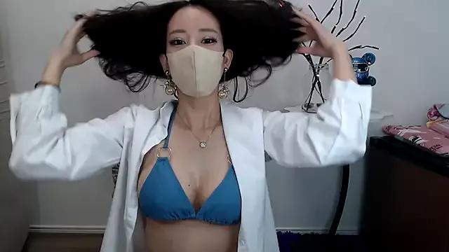 Steamy posteriors and titties just for you: watch our wet sexy deepthroat livestreamers, browse through various adult cams, chat and pick your intimate who will amuse your every longing.