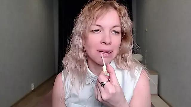 IlonaTaylor from StripChat is Freechat