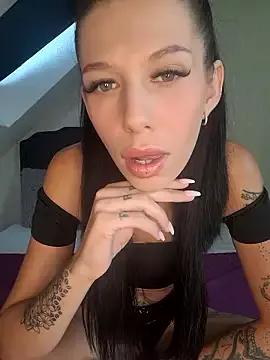 JuicywithJess from StripChat is Freechat