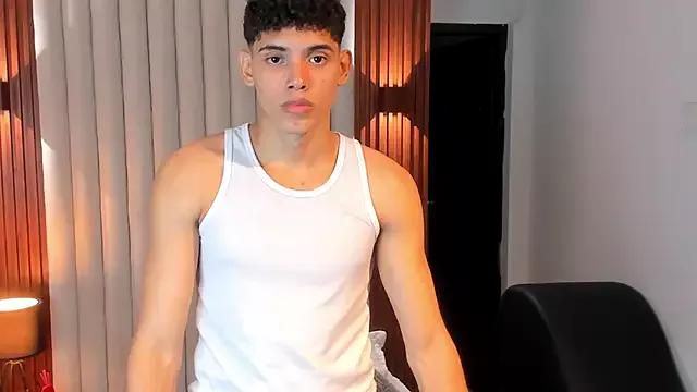 Justin_mack from StripChat is Freechat