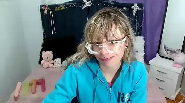 katalinalxx from StripChat is Freechat