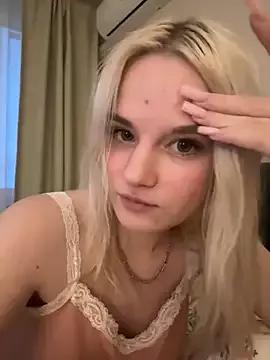 lerafrog from StripChat is Freechat