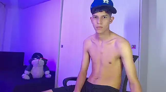 LiamGadiell from StripChat is Freechat