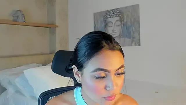 Lucia_Brown_ from StripChat is Freechat