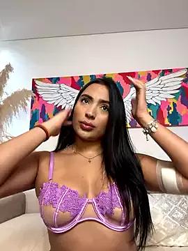 LuciGomezz from StripChat is Freechat