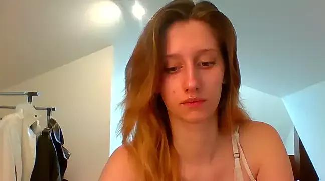 LUNA_delight from StripChat is Freechat