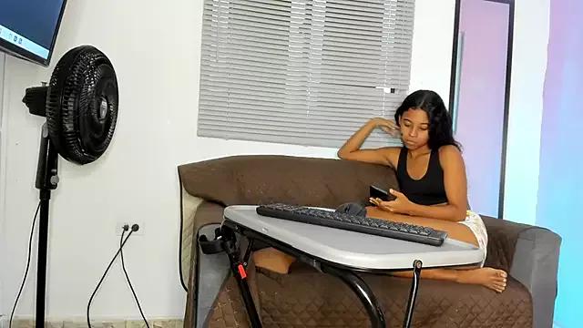 Luna_Thompson06 from StripChat is Freechat