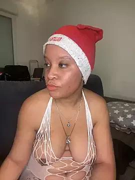 Lunasensualedelisla from StripChat is Freechat