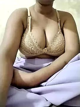 Lusty_Mahika from StripChat is Freechat