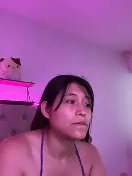 mariana_21x from StripChat is Freechat