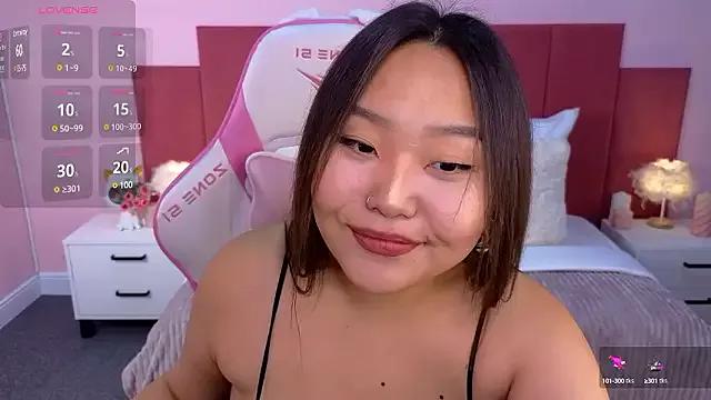 MarianaJuice from StripChat is Freechat