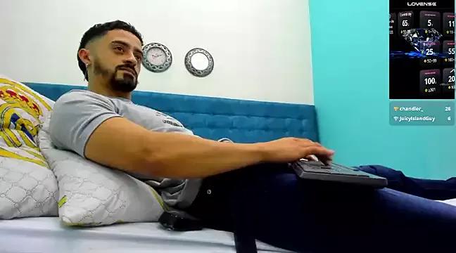 MAXIMUS_MASTE3 from StripChat is Freechat