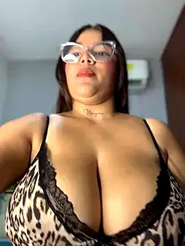 Michellesexxy from StripChat is Freechat