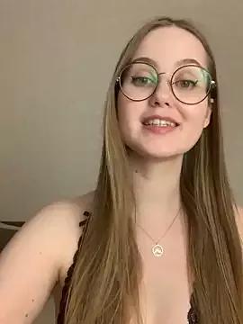 MilaMoor from StripChat is Freechat