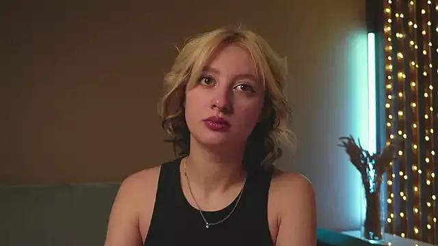 milasmiu from StripChat is Freechat