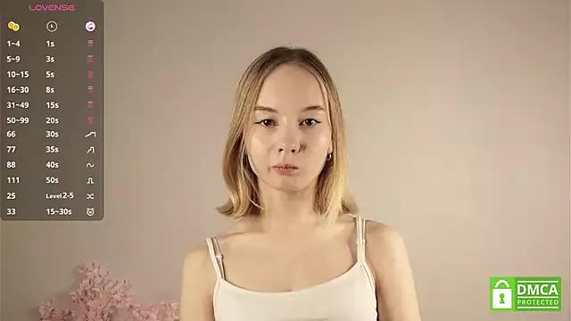 MonaDenley from StripChat is Freechat