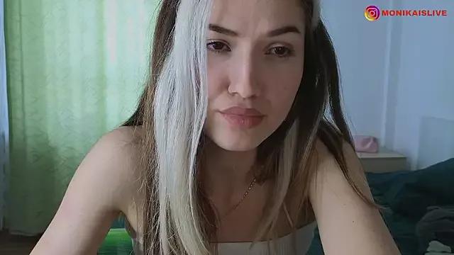 monikavenom from StripChat is Freechat