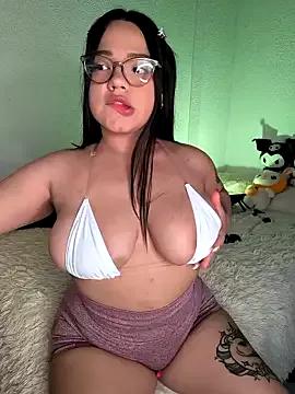 nicol_meii from StripChat is Freechat