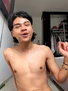 Noah_Mullerxx from StripChat is Freechat