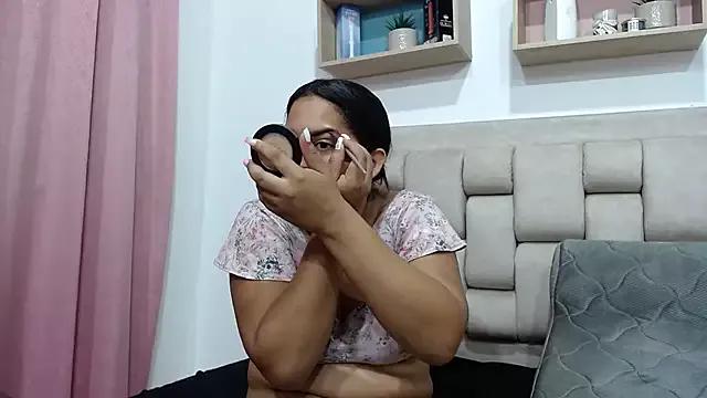 Paola69_Grant from StripChat is Freechat