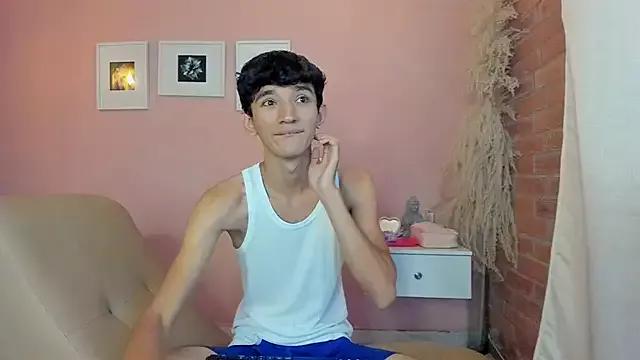 peach_tyron from StripChat is Freechat