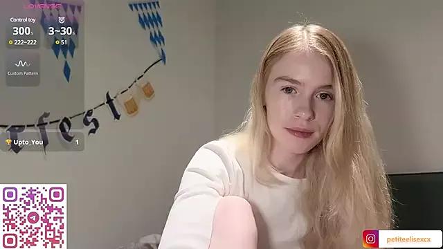 PetiteElise_xcx from StripChat is Freechat