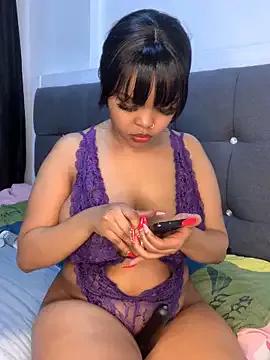 prettycaramel from StripChat is Freechat