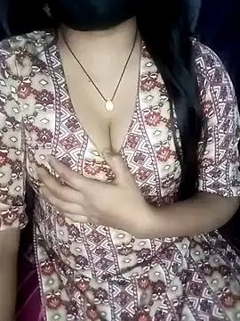 R-queen from StripChat is Freechat