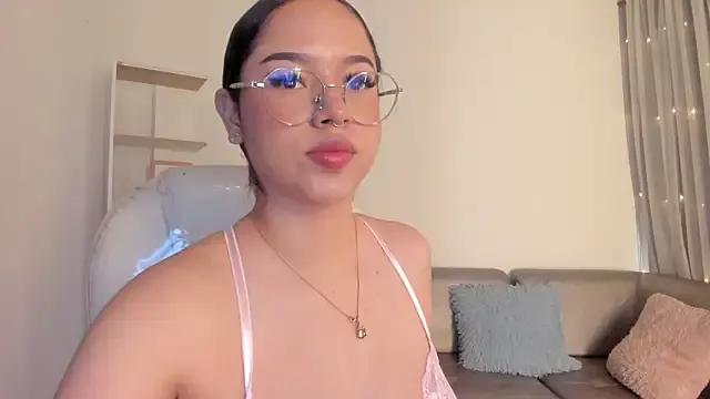 Renaxi_Smith from StripChat is Freechat