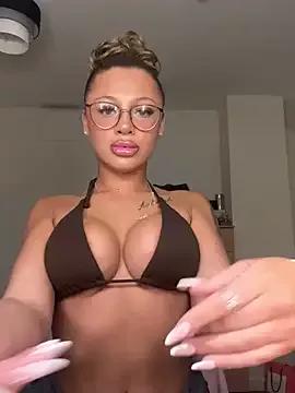 SexySapphirex from StripChat is Freechat