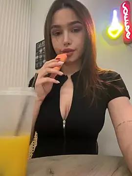 stefannichka from StripChat is Freechat