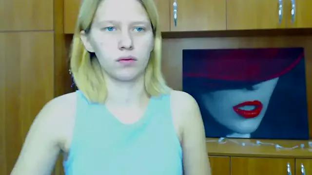 StellaCRL from StripChat is Freechat