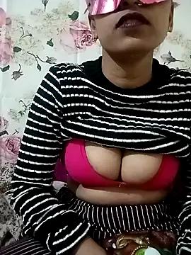 Very-Hot-Couple from StripChat is Freechat