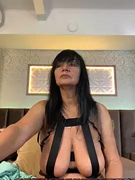 YourDreamsMilf from StripChat is Freechat